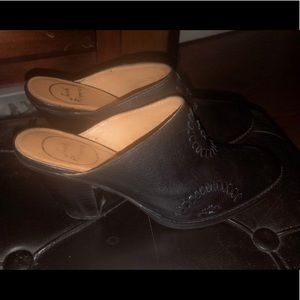 Jack Rogers black platform shoes